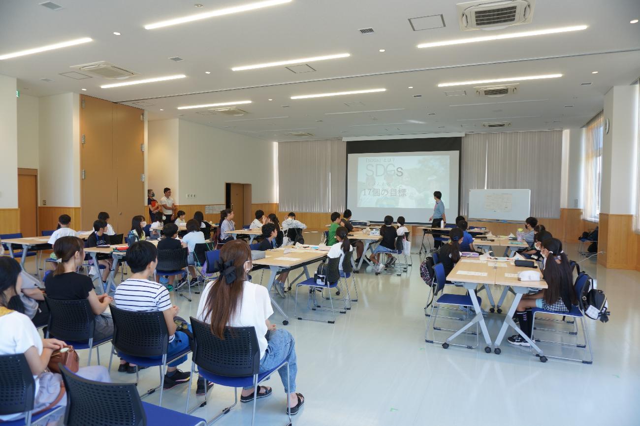 子ども大学はとやまで未来の食をテーマにした授業